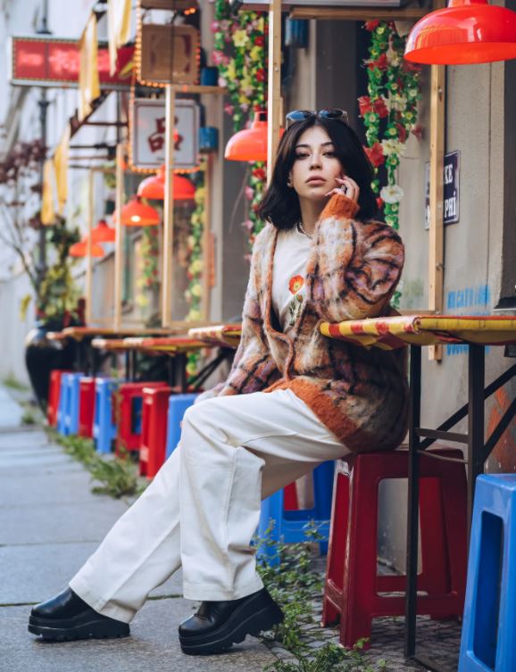 BERLIN LOOKBOOK HOLIDAY 2021